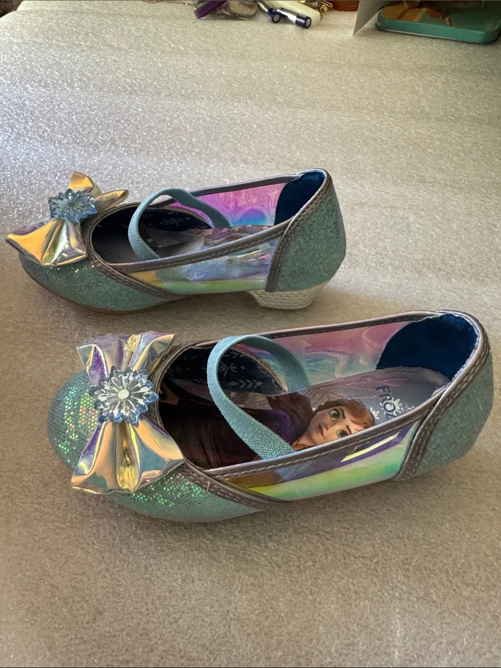 Disney Girls' Iridescent Frozen II Bow Shoes -  EUC Light Blue Size 10